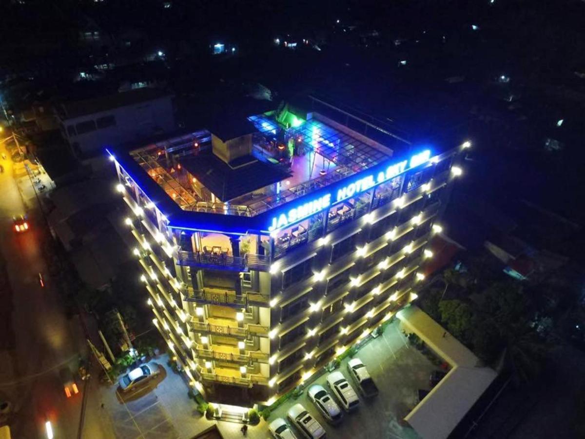 Jasmine Hotel& Sky Bar Баттамбанг Экстерьер фото
