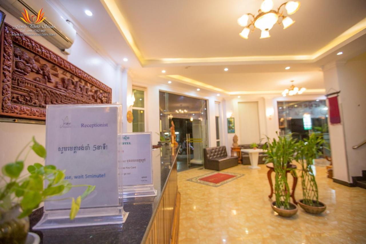 Jasmine Hotel& Sky Bar Баттамбанг Экстерьер фото